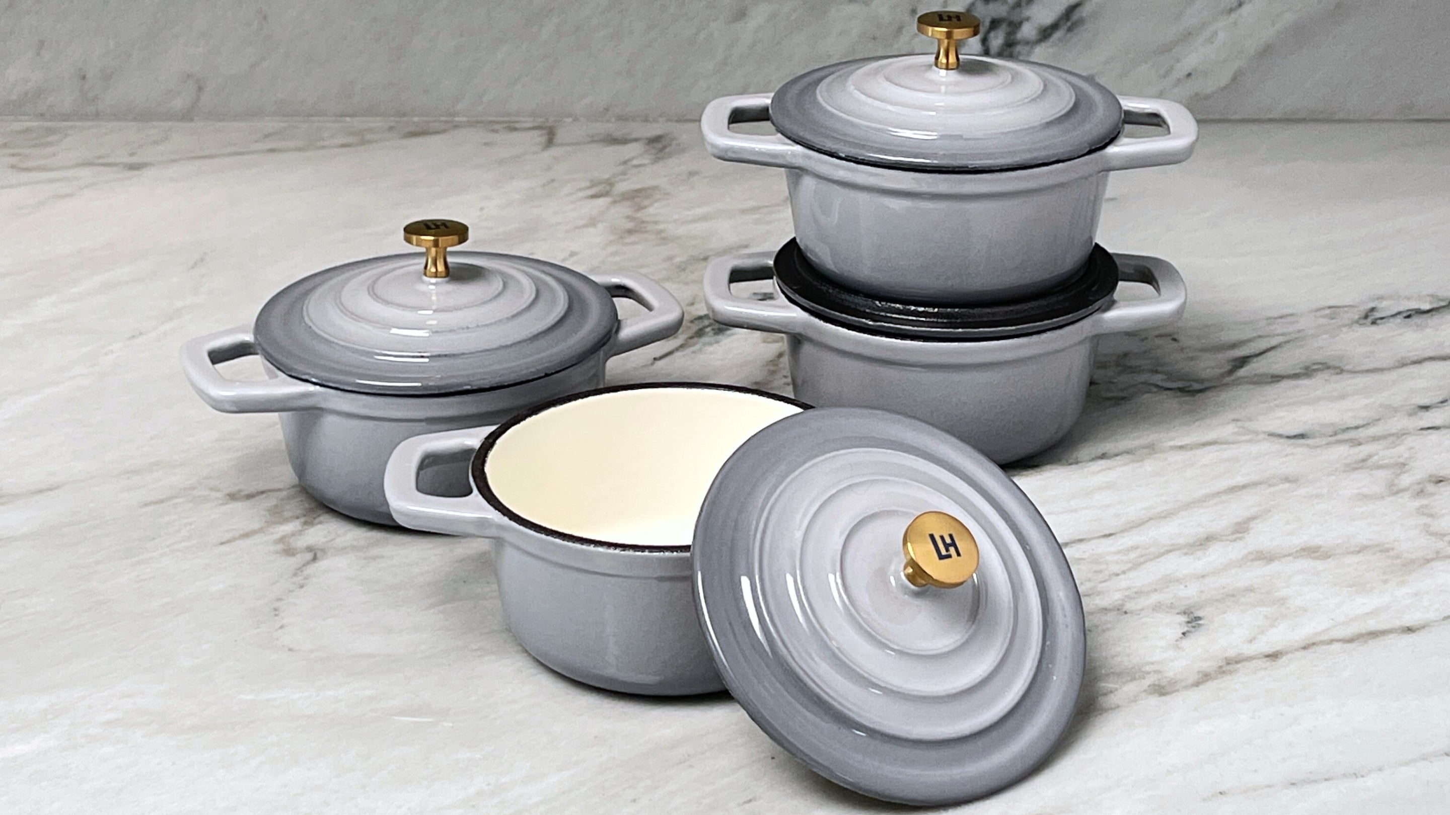 Lexi Home 5 Qt. Enameled Cast Iron Dutch Oven Pot - Cream 